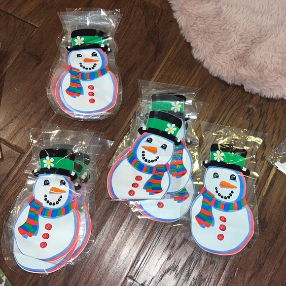 Set of 16 snowman Christmas holiday festive class party friends favor bags & tie - Picture 4 of 6
